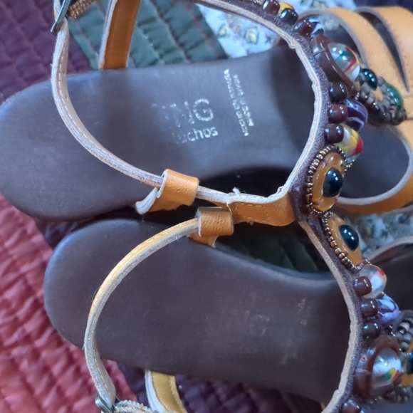 DORKING* genuine leather jewelled strappy buckled sandals, mustard size 37 - Picture 15 of 15